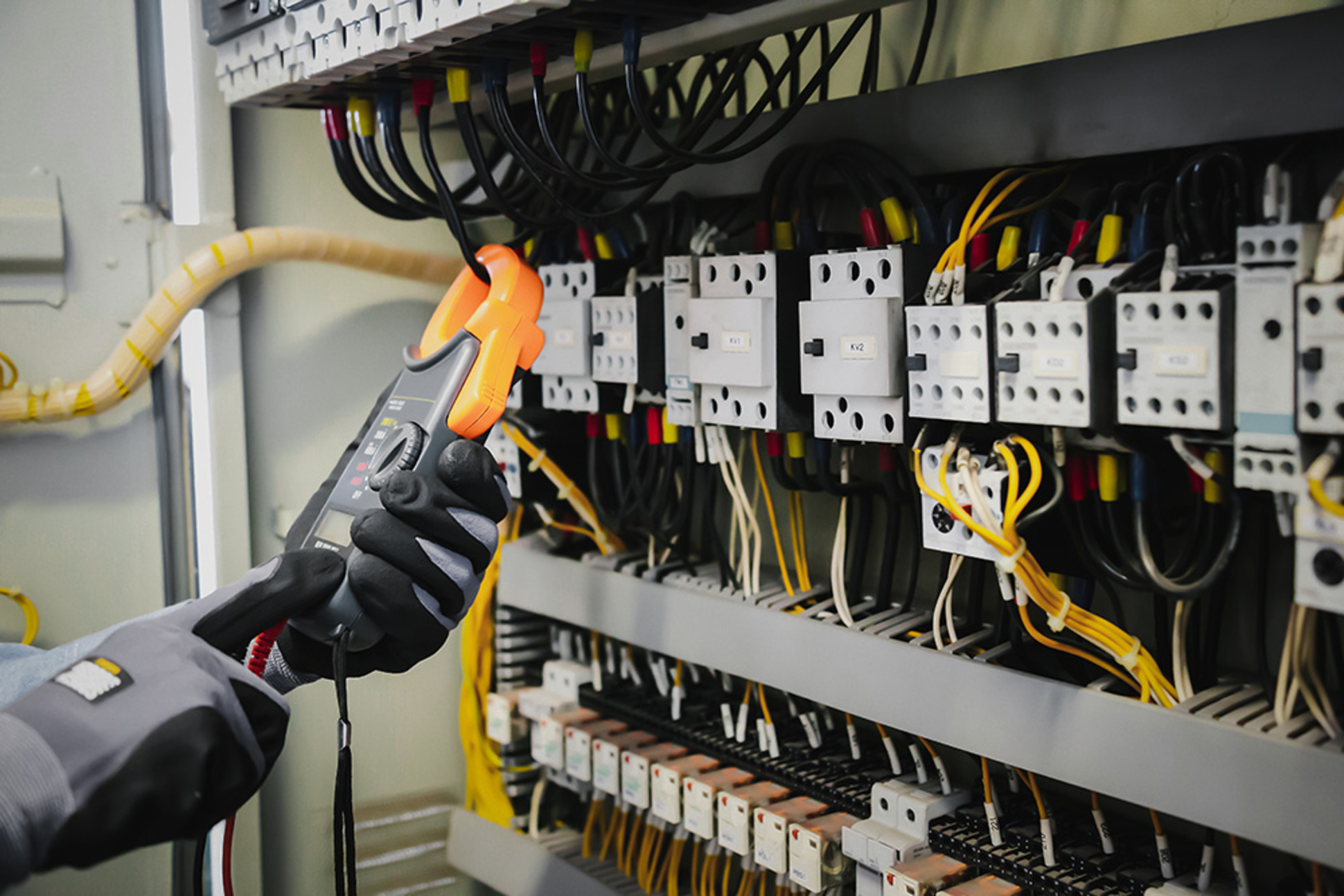 DGUV Vorschrift 3-Check bei ESH Elektro Service Henninger GmbH in Salzatal OT Pfützthal