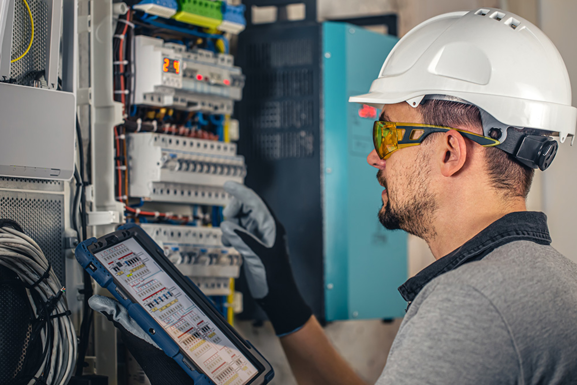Industrie und Gewerbe bei ESH Elektro Service Henninger GmbH in Salzatal OT Pfützthal